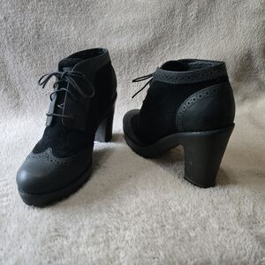 Sperry Top-Sider Emory Wingtip Leather and Suede Heeled Ankle Boots size 6.5